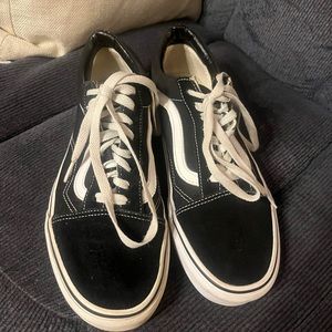 Van’s Canvas Shoes Men’s 8 Women’s 9.5 great condition